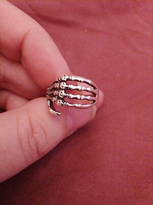 Skeleton Hand Fingers Adjustable Gothic Punk Ring, Claw Ring Sz UK P Halloween 