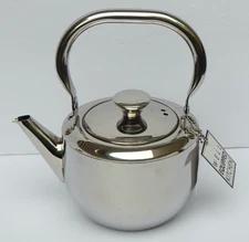 WELL EQUIPPED KITCHEN STAINLESS STEEL KETTLE TEAPOT 1.3 Qt  NEW AUTHENTIC