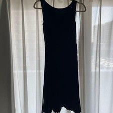USED PRADA SLEEVELESS KNEE-LENGTH DRESS, SIZE 36, BLACK. VERYGOOD