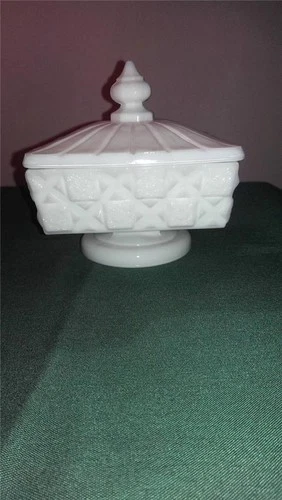 VNTG Westmoreland Milk Glass Old Quilt  Covered Honey Box Compote Candy Dish