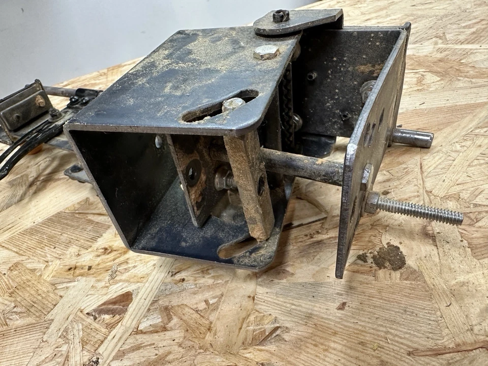 Оригинальные кронштейны для крепления двигателя детали + стержень + шарнир для настольной пилы RyobRTS21G 15 А 10 дюймов - Изображение 3 из 3