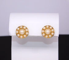 Vintage Crown TRIFARI Simulated Pearl Cluster Round Stud Clip On Earrings