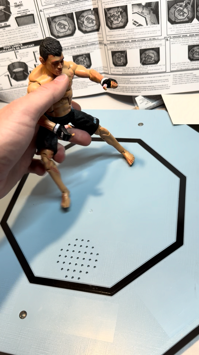 UFC ELECTRONIC REACTION OCTAGON Jakks Pacific MMA Ring w/ Sound