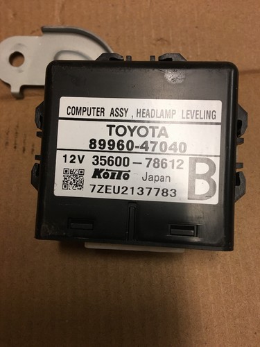 06-09 TOYOTA PRIUS USED HEADLAMP CONTROL MODULE 89960-47040 - 第 1/3 張圖片