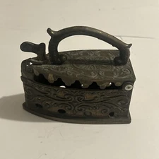 VINTAGE SAD IRON ORNATE BRASS COAL DECORATIVE TRINKET 