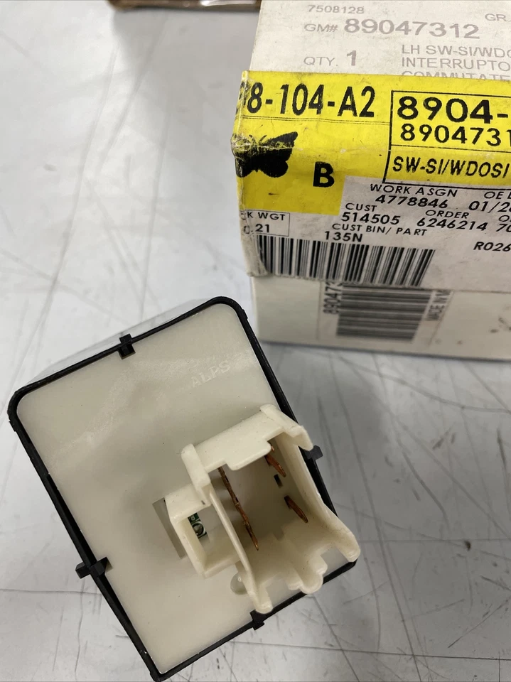 Выключатель стеклоподъемника 89047312 Chevrolet Venture 1997–1999 ̼NOS AC Delco запчасти - Изображение 2 из 4