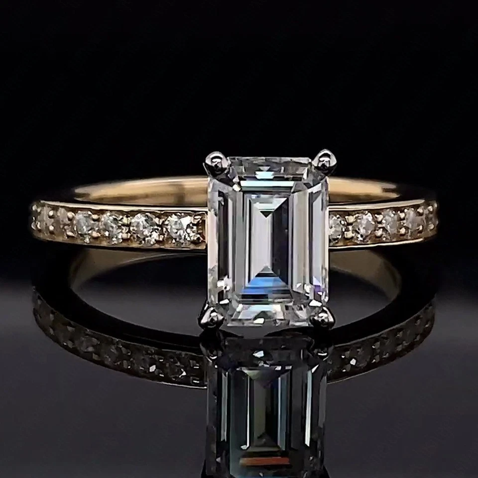 Anillo de compromiso IGI 1,75 quilates D VS1 corte esmeralda diamantes cultivados en laboratorio oro de dos tonos de 14 k Foto 3 de 4