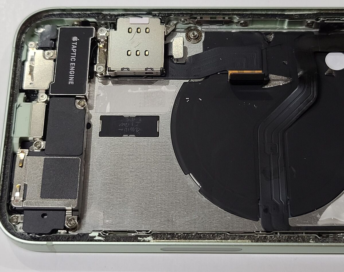OEM Apple IPhone 12 Original Housing,No battery,No Front Camera,Good Cond.:HI135 OEM Apple IPhone 12 Original Housing,No battery,No Front Camera,Good Cond.:HI135