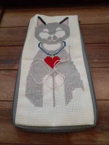 Cross Stitch Kit Eyeglass Case Siamese Cat Zip 1995 (almost finished) - Picture 10 of 12
