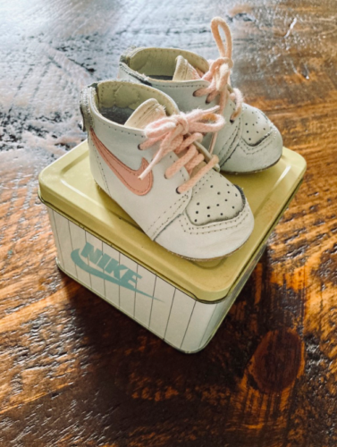 Won Cromático rumor RARE Vintage Nike 1987 High Top Baby Girl Shoes Size 1 White Pink Original  Box | eBay