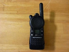 Motorola CLS1110 UHF Business 2-Way Radio Walkie Talkie With Belt Clip
