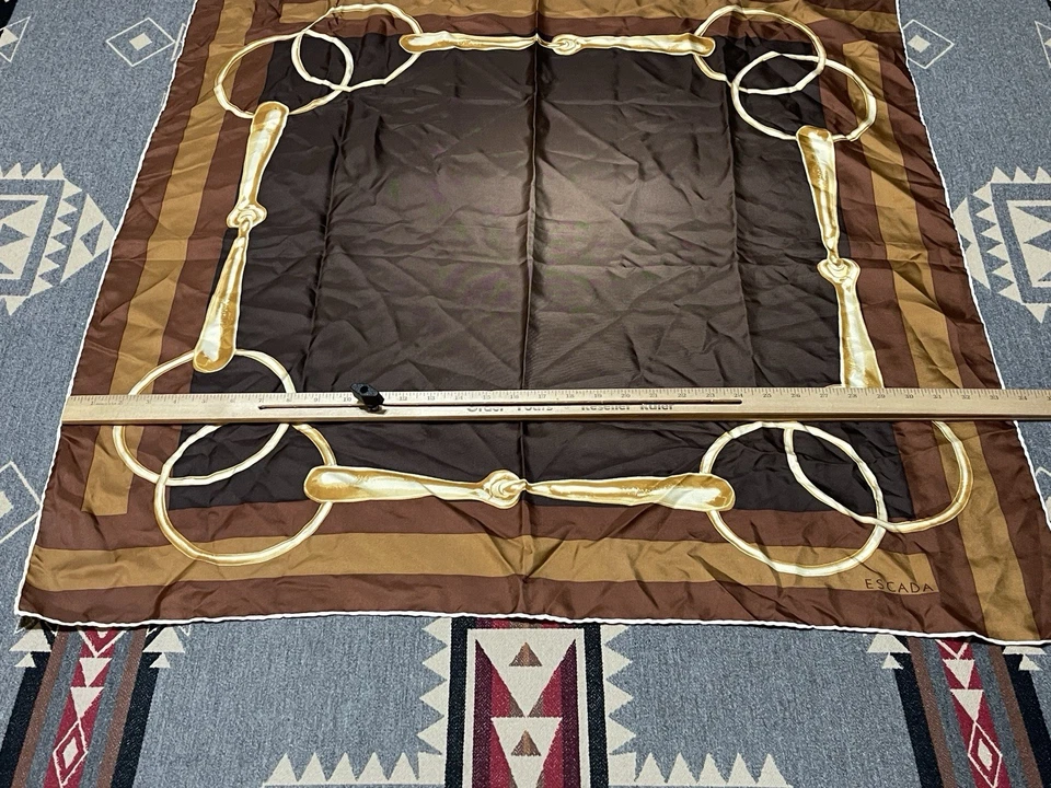 Bufanda de seda Escada vintage cuadrada dorada negra sofisticada 33x34 T43 Foto 2 de 4