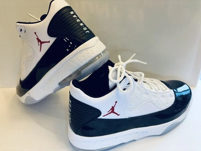 Preços baixos em Jordan Max Aura 2 White Gym Red | eBay