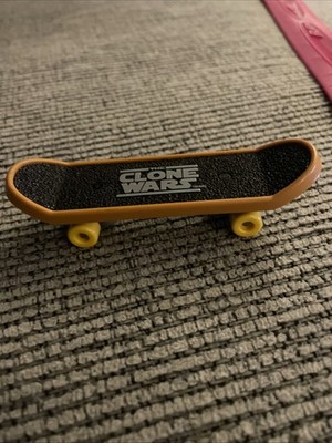 Star Wars Clone Wars Cody Miniature Collectible Finger Skateboard BE1