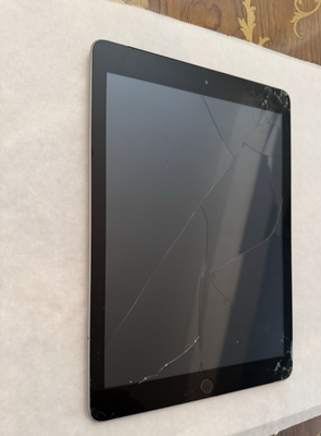 Apple - iPad モデルA1823 32GB Apple iPad 5th Gen. A1823 Space Gray 32gb Verizon for sale