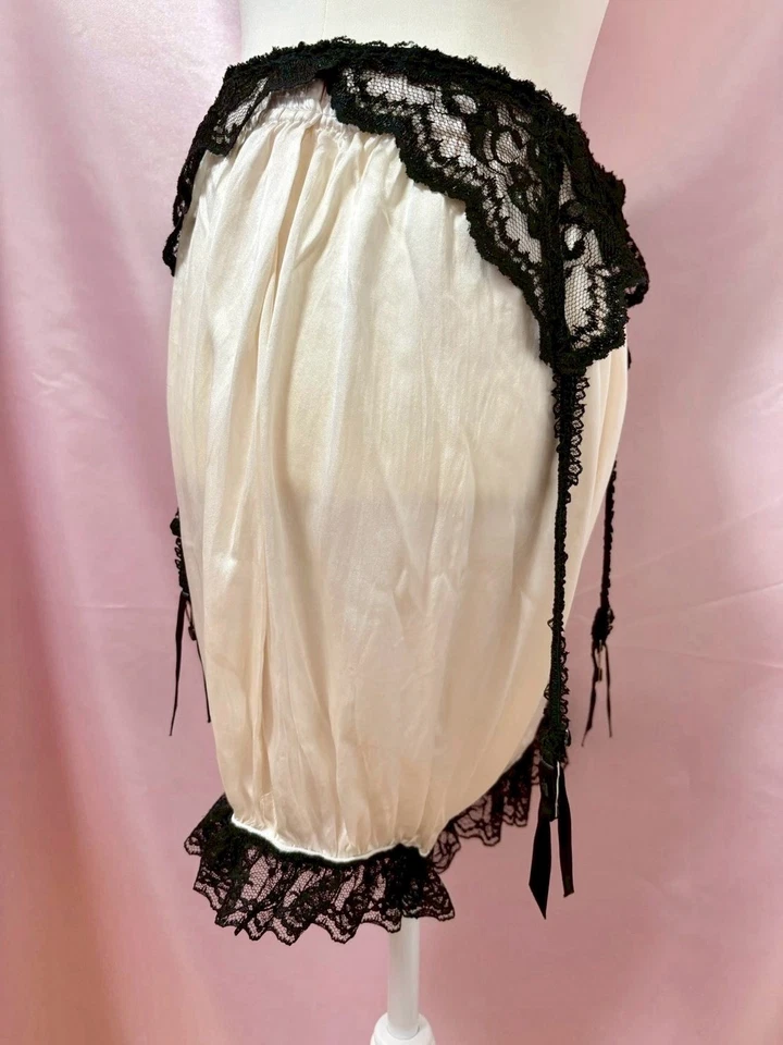 Cinturón liguero vintage años 90 Midnight encaje florers satinado EE. UU. pinup Fairycore Foto 3 de 4