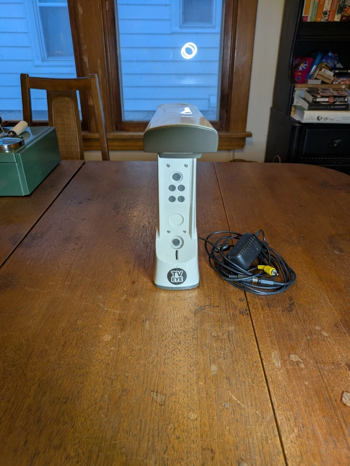 Lupa electrónica plegable para ojo de TV (Pamtrad) para baja visión. Caja no incluida. Foto 3 de 4