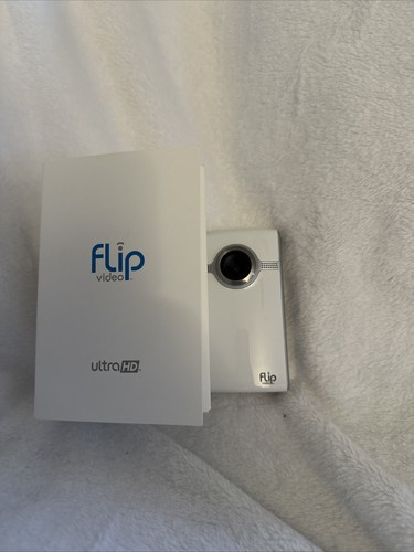 Flip Video U260W 4 GB Camcorder -  White - Picture 1 of 4