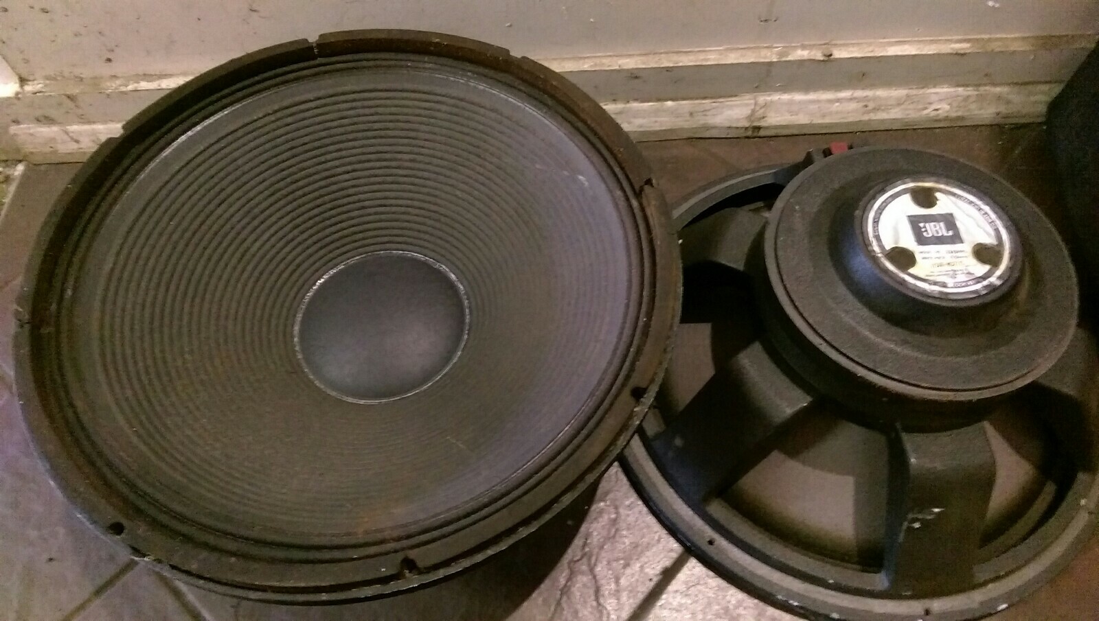 speaker bass 18 inch
