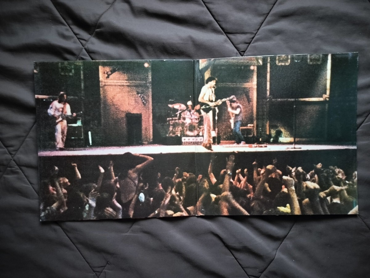 NEIL YOUNG & CRAZY HORSE 