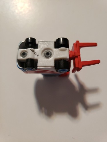 Disney Pixar Cars Carrello elevatore Mater il Grande Guido scala pressofusa - Foto 9 di 11