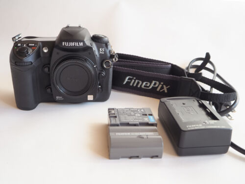 FUJIFILM Digital SLR Camera FinePix S5 Pro FX-S5P Black Very Good from Japan - Afbeelding 1 van 3