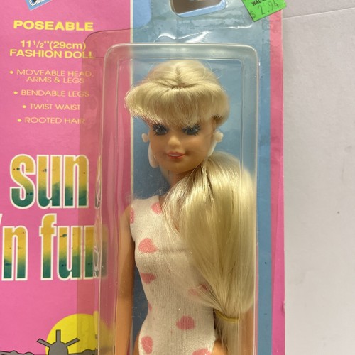 Nuevo en caja Vintage Estilo 11 1/2" Posable Muñeca Clon Totsy Rubia Sol N Divertido Traje Corazón - Imagen 2 de 7