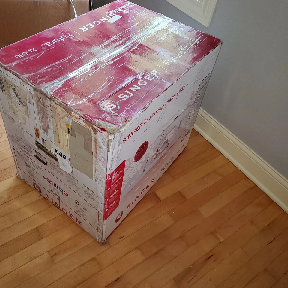 MÁQUINA DE COSER Y BORDAR SINGER FUTURA XL-580 *Nueva En Caja* Foto 3 de 4