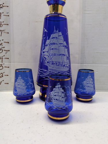 RARE VINTAGE BOHEMIA CRYSTAL COBALT BLUE DECANTER WITH 3 GLASSES-SAILING SHIPS - Picture 2 of 9