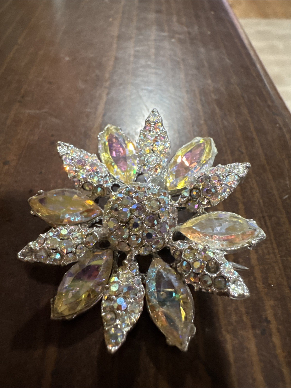 Vintage Clear Rhinestone Silver Tone Starburst Flower Floral Brooch Pin