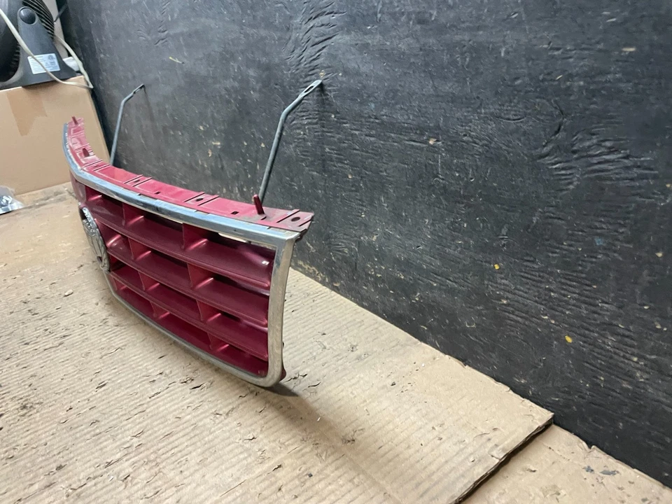 1998 to 2004 Cadillac Seville Front Upper Grille Grill OEM T9678 DG - Image 2 of 4