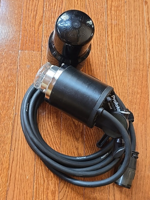 Profoto Acute D4 Flash Head Acute2 Nice W Cap Both Tubes Work Great 15 Ft Cord
