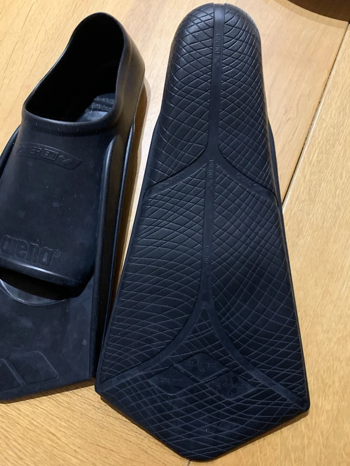 arena Powerfin Schwimmflossen 39-40 Flossen Schwarz Trainingsflossen Kurze - Bild 3 von 4