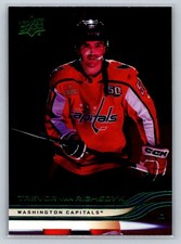2025-26 UD Series 2 Holiday Green Foil Trevor van Riemsdyk Washington Capitals