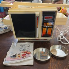 Vintage 1983 Kenner Betty Crocker Easy Bake Dual Temp Oven w 2 Pans torn Booklet
