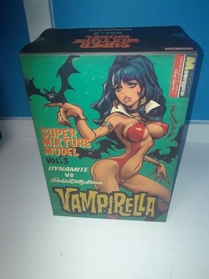 Vampirella Super Mixture Model Dynamite vs Rockin' Jelly Bean 12'' Statue
