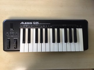 Alesis Q25 MIDI Keyboard with manual (#10385)