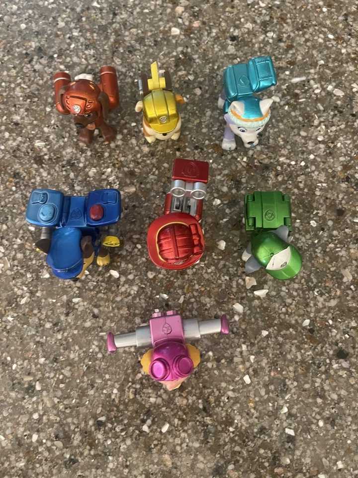 Paquete metálico de acción de la Patrulla Canina figuras Rocky Skye Marshall escombros Zuma Everest Foto 3 de 4