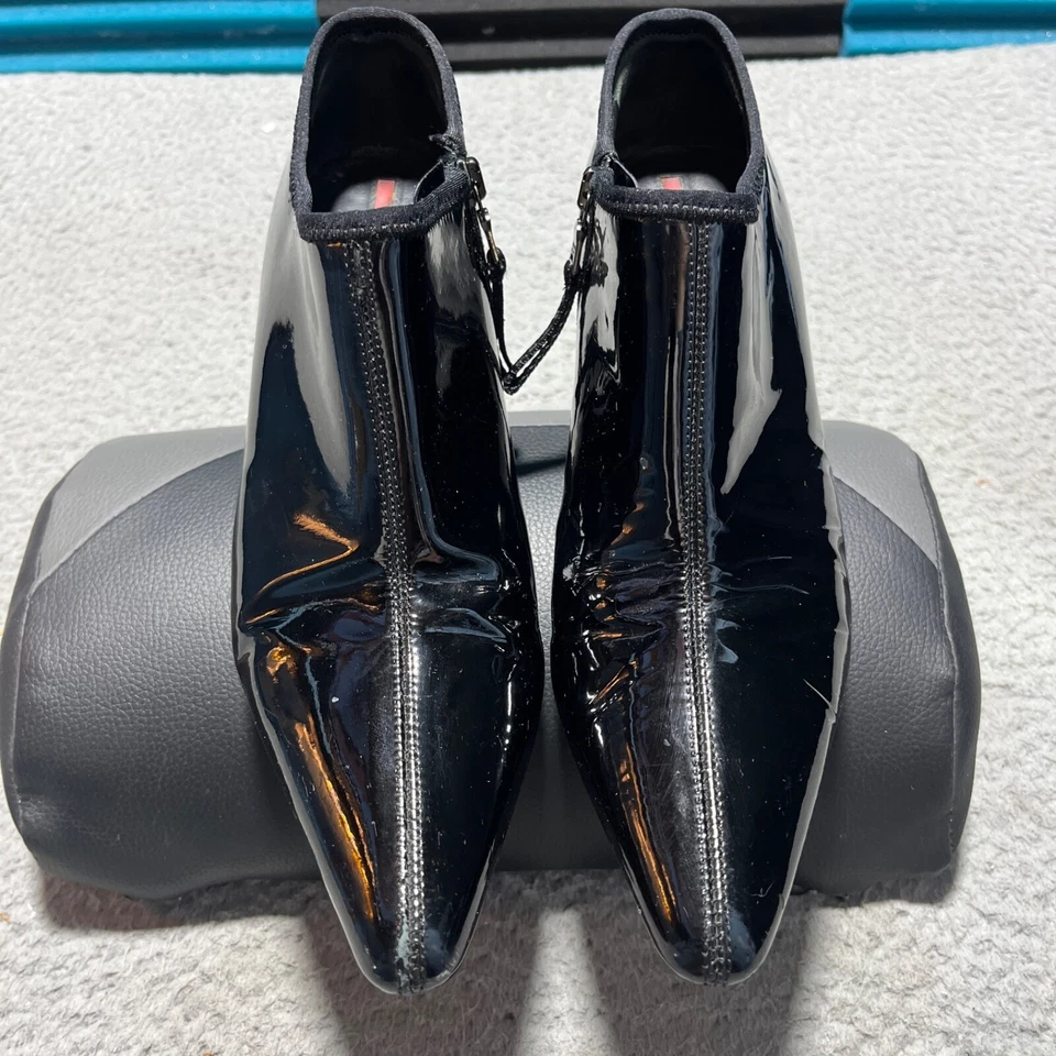 PRADA BLACK PATENT LEATHER WOMENS 7 BOOTIES MID-HEEL SIDE ZIP POINTY TOE Italy - Image 2 of 4