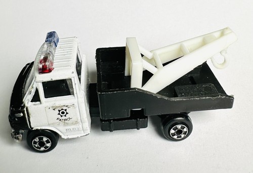 ZEE TOYS ZYLMEX D58 BLACK WHITE HIGHWAY PATROL WRECKER TOW TRUCK 1/64 - Picture 2 of 5