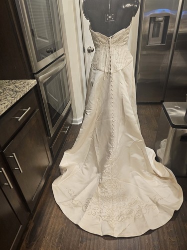 Vintage Creme Sequin Beaded Traditional Sleeveless Wedding Dress 8 - Picture 10 of 18