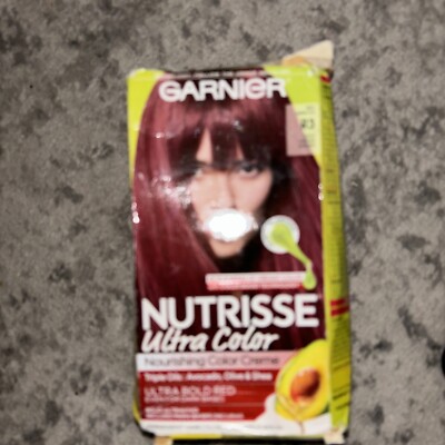 Garnier Nutrisse R2 Medium Intense Auburn Ultra Color Bold Red Closed Box