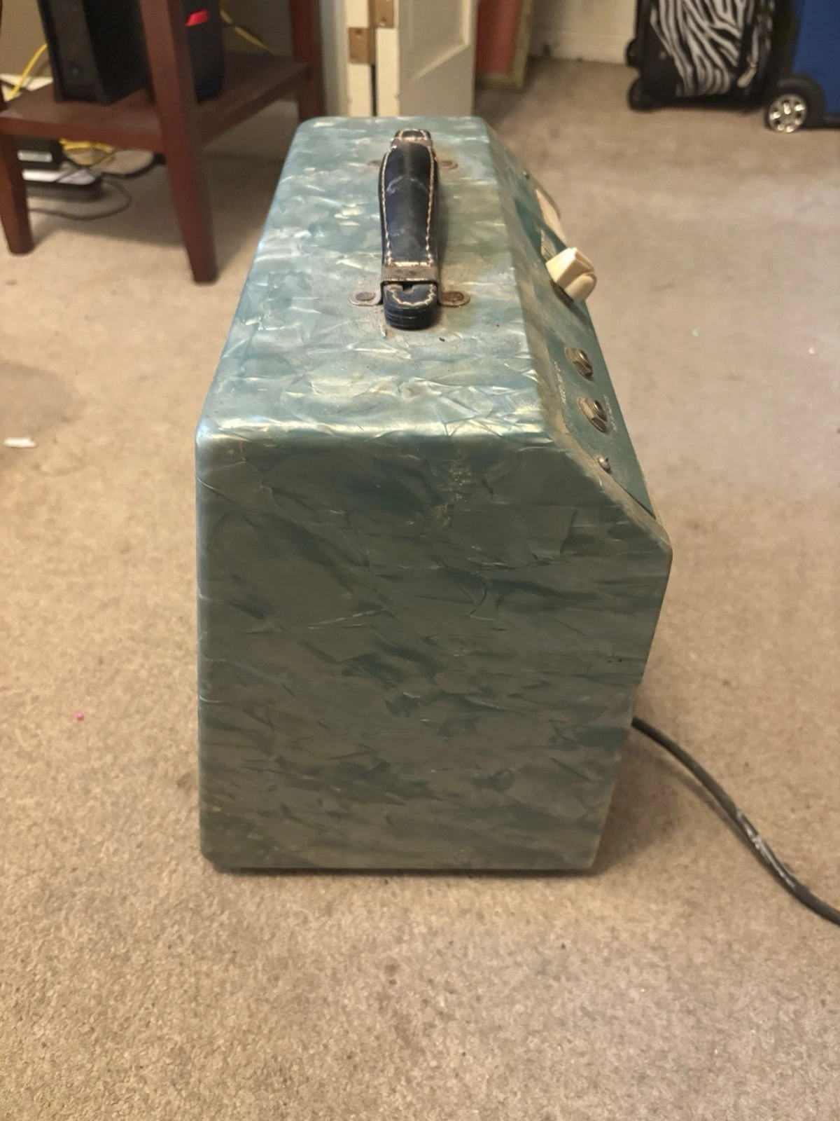 Picture 2 of 4