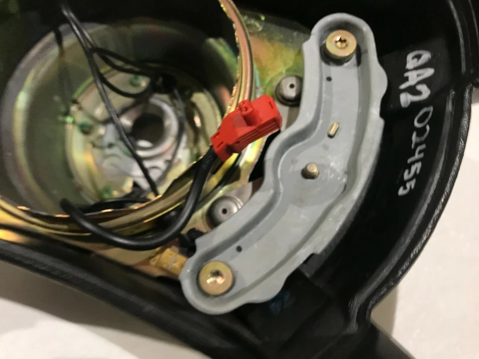 QA202455 1984-1993 MERCEDES 190E DRIVER LEFT WHEEL LEATHER BLACK OEM - Image 3 of 4