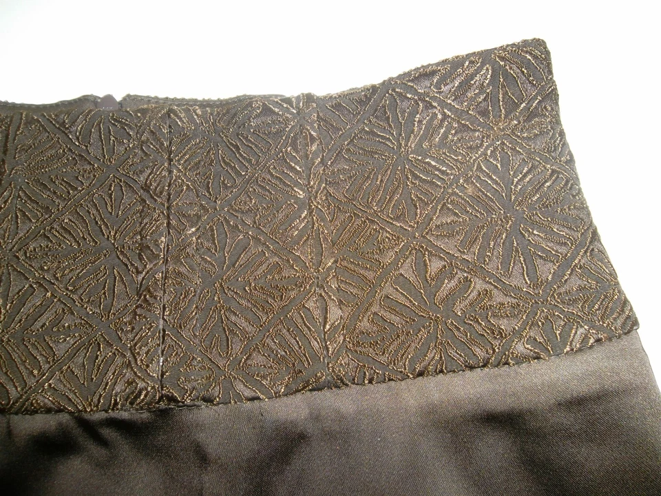 Falda lápiz recta hasta la rodilla bordada satinada Arden B talla 0 Foto 4 de 4