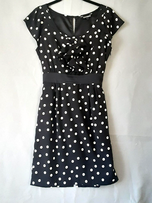 princess polly baby blue dress Little Black Dress Makeup Looks main image 1