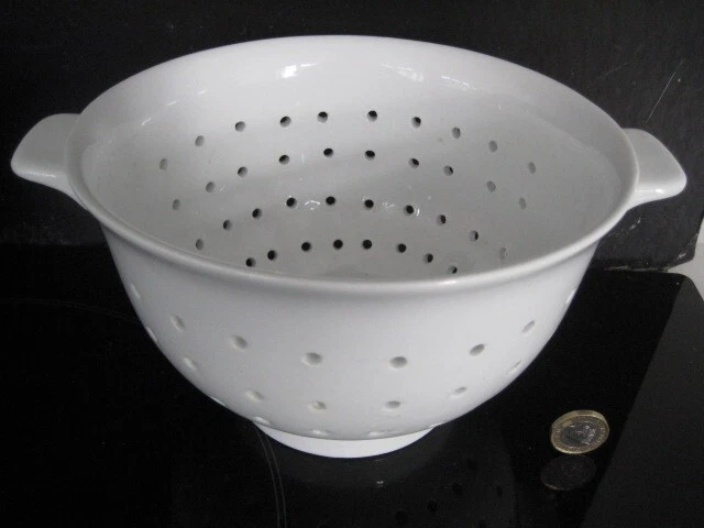ANTIQUE VINTAGE RETRO RUSTIC KITCHENALIA WHITE PORCELAIN COLANDER BERRY BOWL