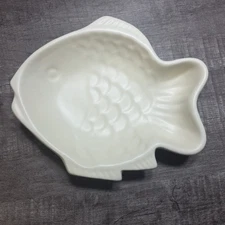 Ernestine Salerno Piatti Pesce Ceramic white fish bowl / tray