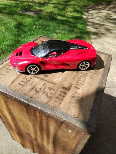 Rastar Ferrari La Ferrari 1:14 Scale Remote Control Car - Picture 3 of 10
