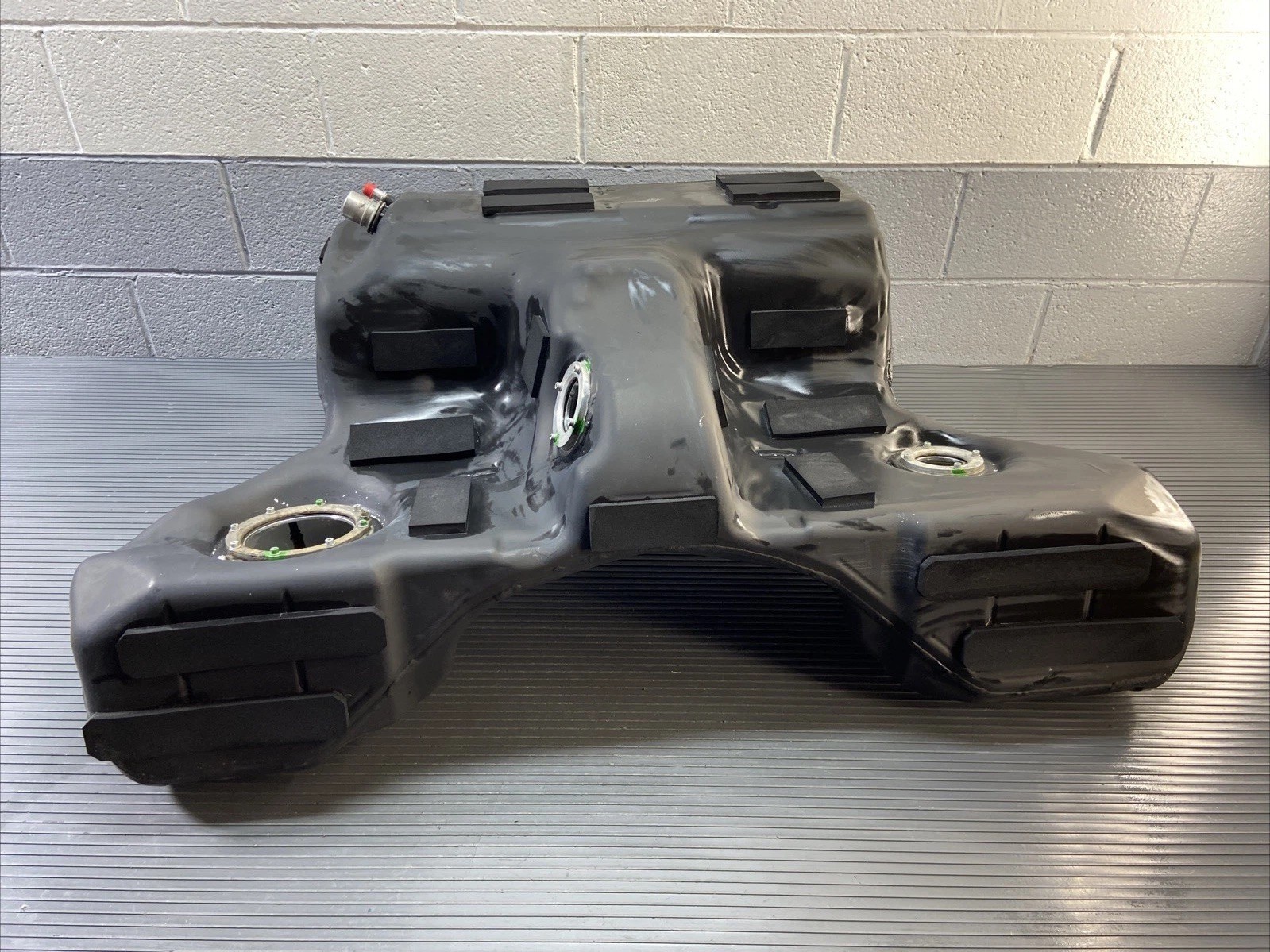 2018-2023 Ferrari Portofino 3.8L Fuel Gas Tank 21.1 Gallons OEM 333688